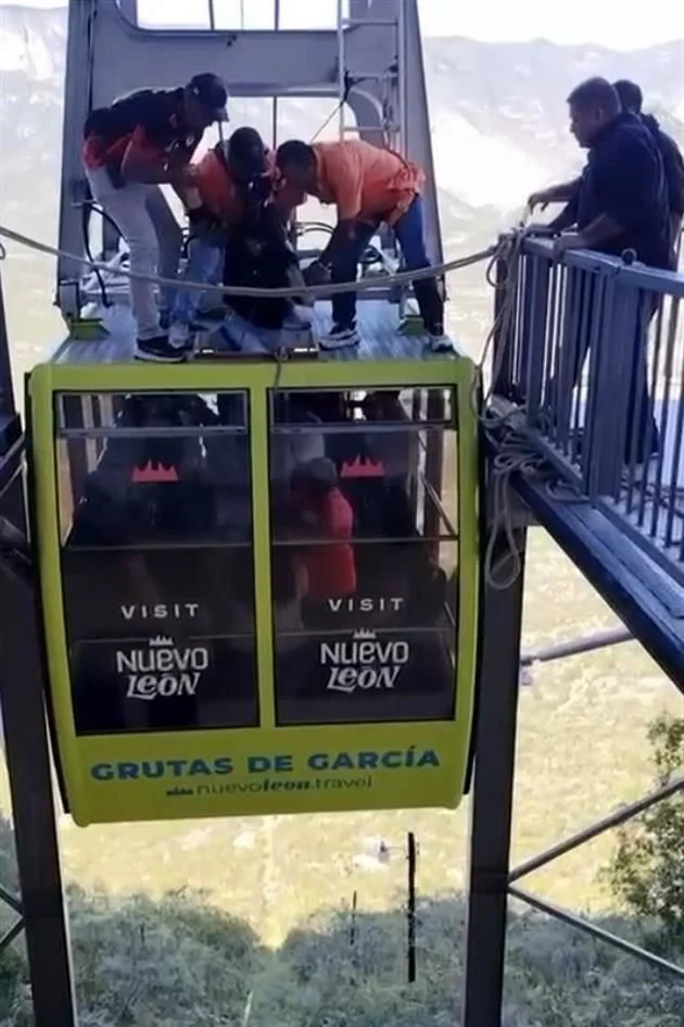 Image - La Razón Nl Los Turistas Quedaron Atrapados En Las Alturas Del Teleférico De Las Grutas De García.