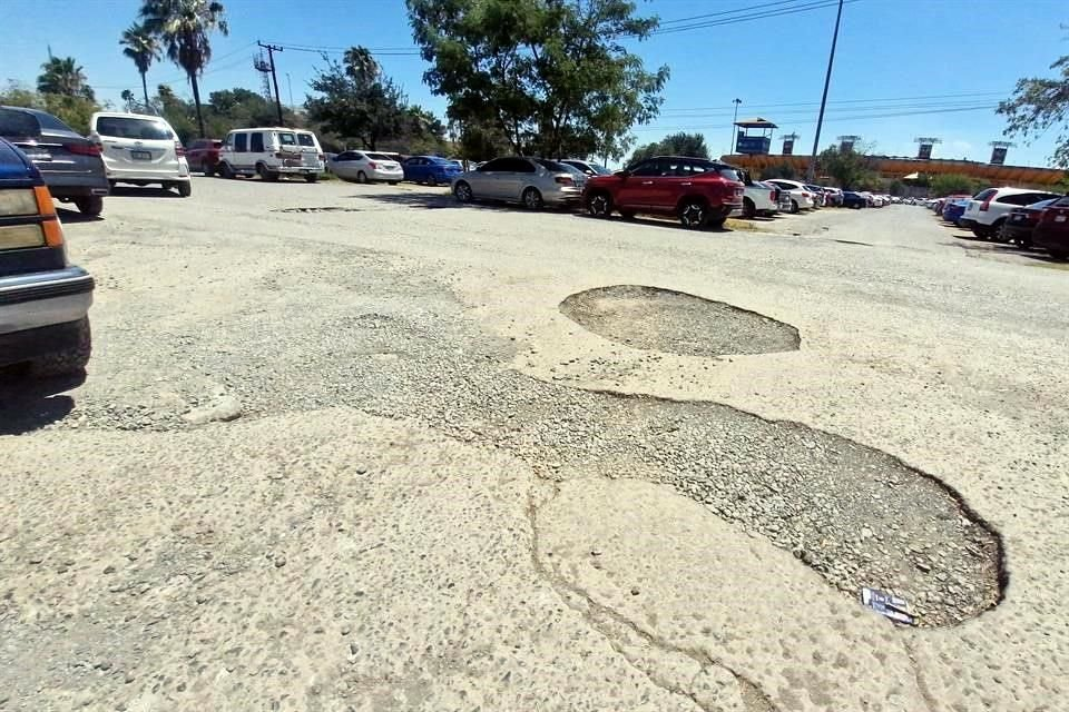 Image - La Razón Nl Abandonoenlauanl-samuelgarcía-gobiernoestatal-estadiouni-bachesuanl