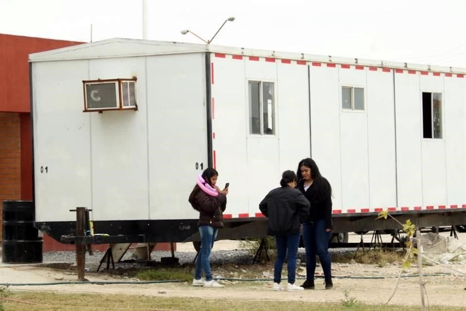 Image - La Razón Nl Aulas-móviles-en-nuevo-león-samuel-garcía-rezago-educativo