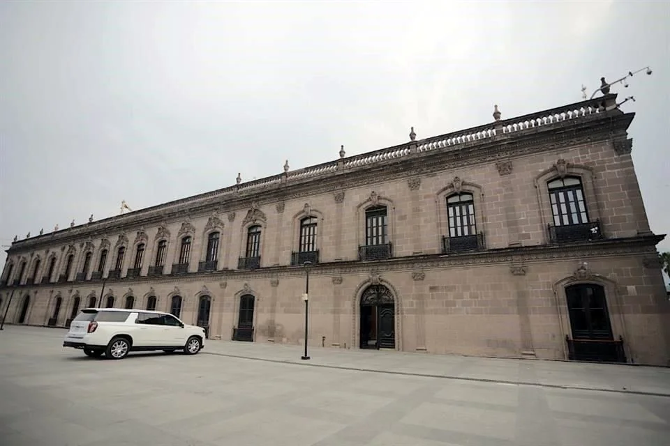 Image - La Razón Nl Gasto-estatal-en-promoción-samuel-garcía-adeudos-estatales-maestros-jubilados