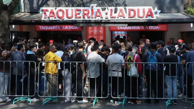 Image - La Razón Nl Samuel-en-taquería-movilidad-reprobada-aire-sucio-gobierno-estatal