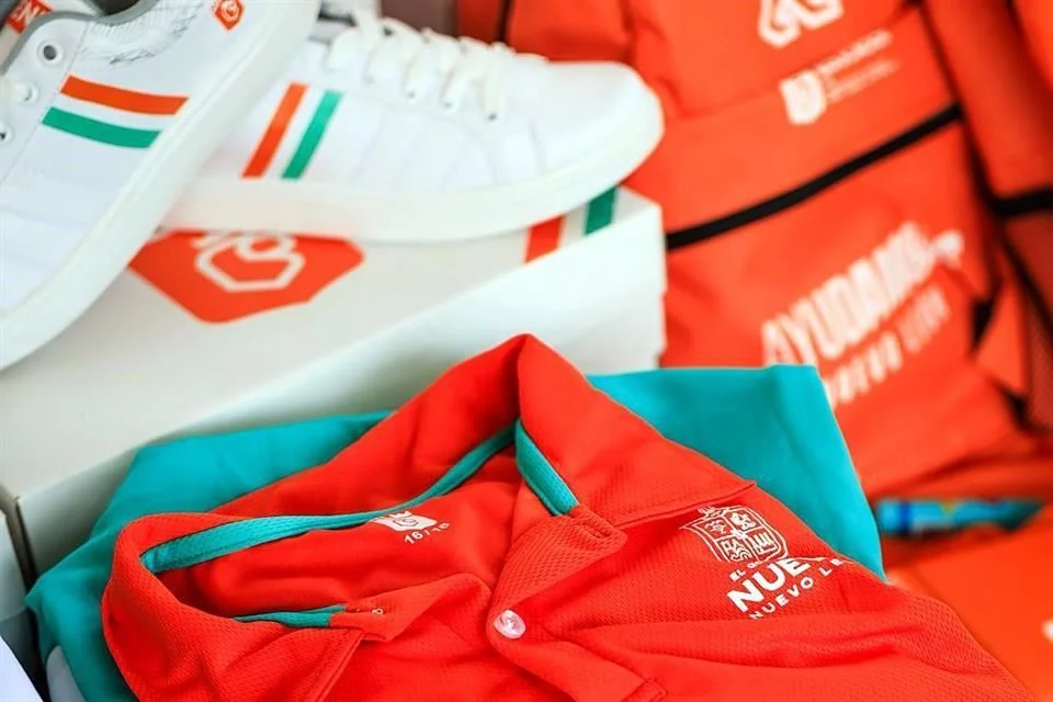 Image - La Razón Nl Uniforme-naranja-samuel-garcía-escuelas