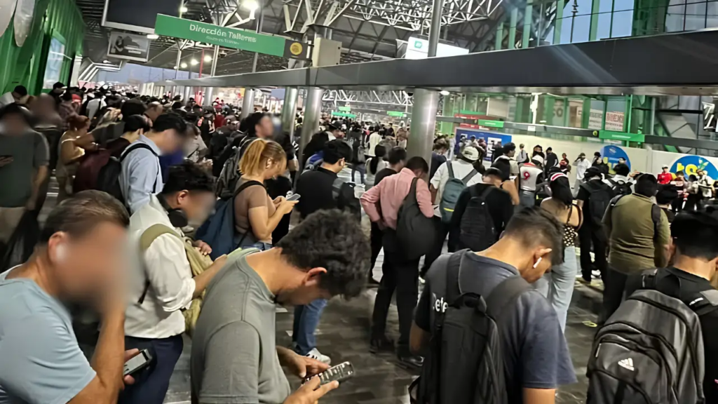 Image - La Razón Nl Metrorrey Colapsa Nuevamente , Línea 1 Deja Varados a Miles De Usuarios - La Razón Nl