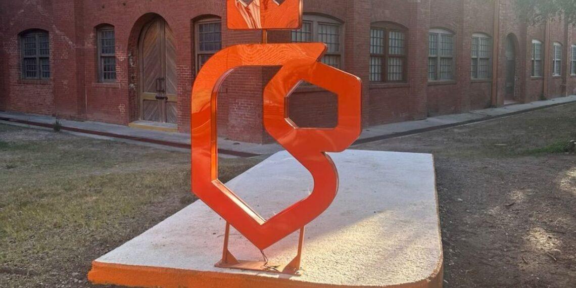 Samuel García Escultura Cineteca - La Razón Nl